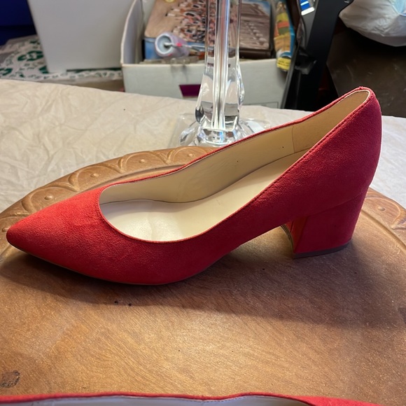 Nine West red block heel shoes - Picture 13 of 17